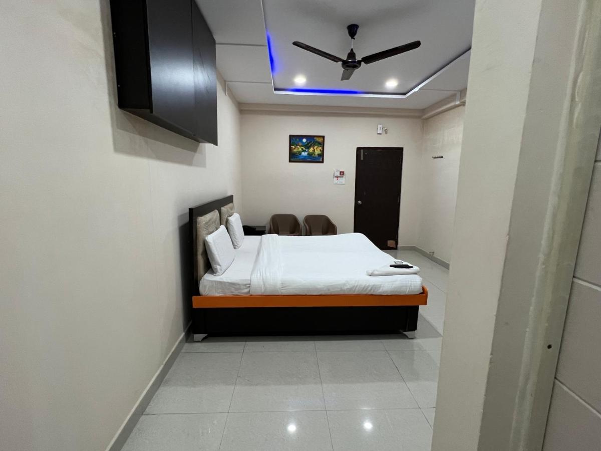 5 Star Grand Hotel Shamshabad Exterior foto